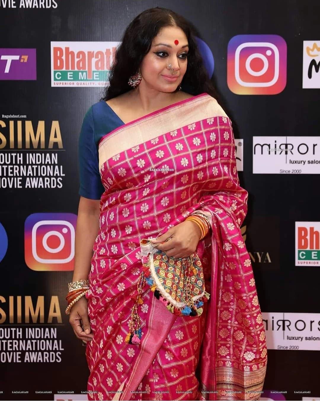South Indian actress Saree hot photos | Shobana very attractive and hot photos gallery