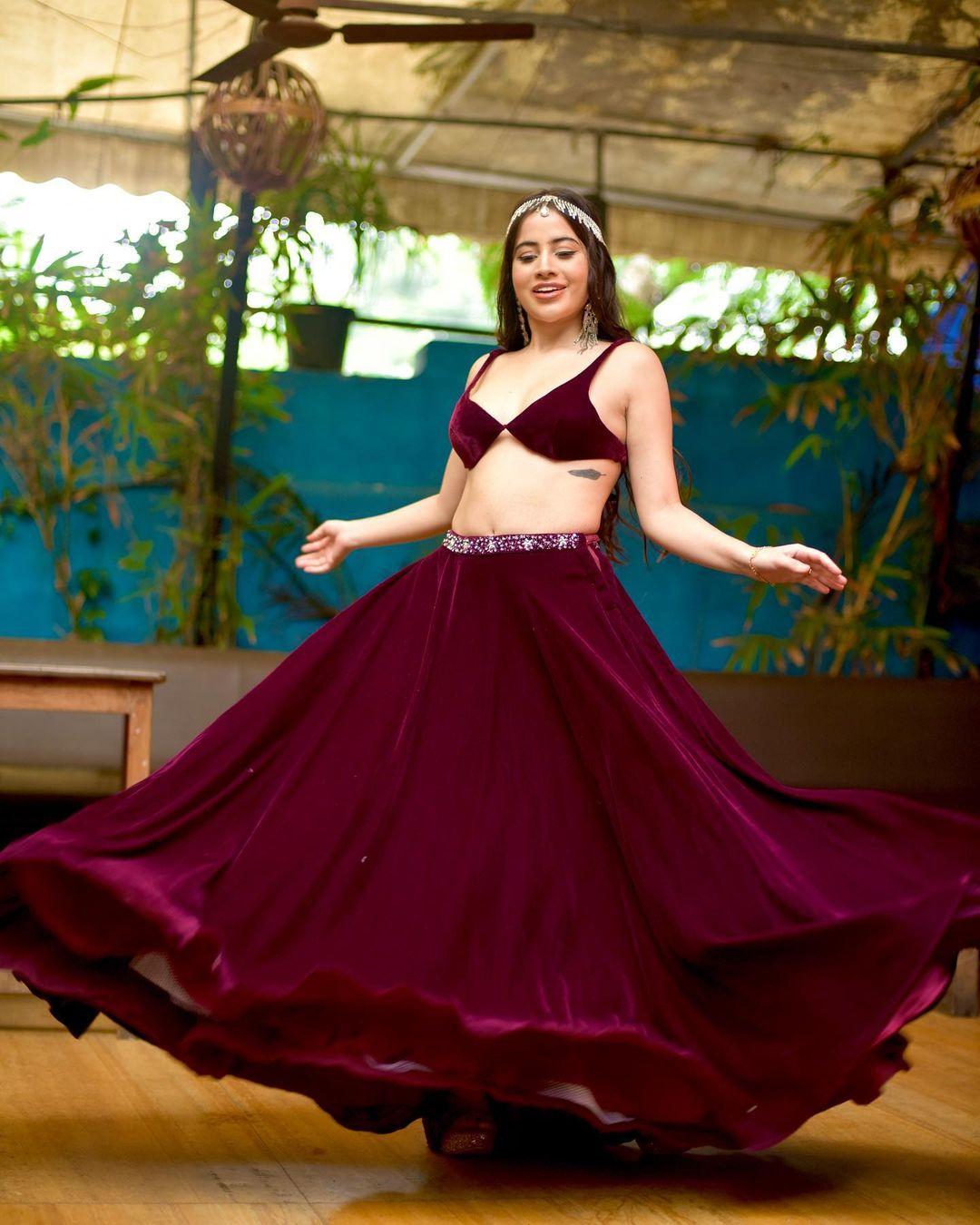 Urfi Javed in bikini hot photos gallery | Urfi Javed latest hot and spicy photos