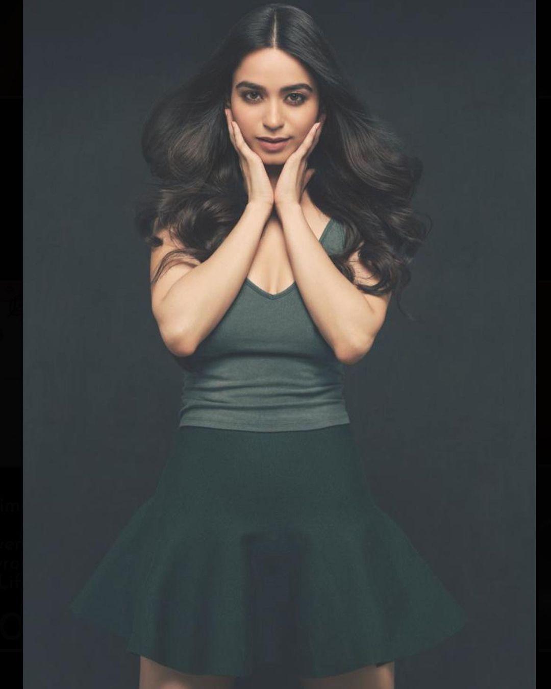 Bollywood actress hot photos | Soundarya Sharma latest hot and spicy photos gallery