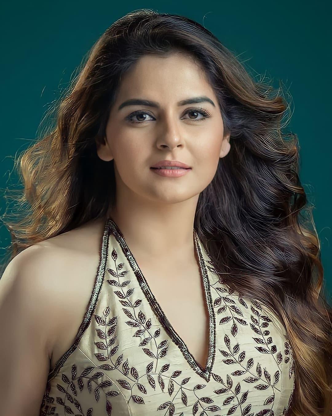 Malayalam actress Roma hot photos | roma looking very attractive and sexy photoshoot