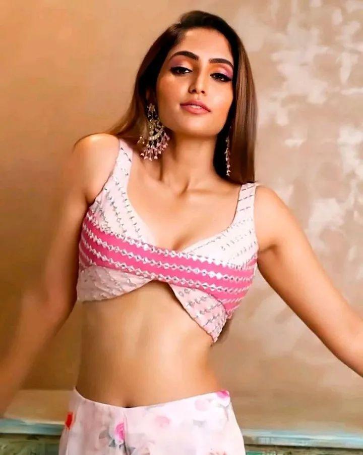 South Indian actress hot photos | Reba Monica John in bikini hot photos |Reba Monica John looking very glamorous photos