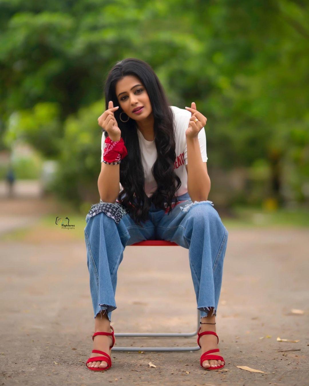 South Indian actress hot photos | Priyamani exclusive hot and spicy photos gallery