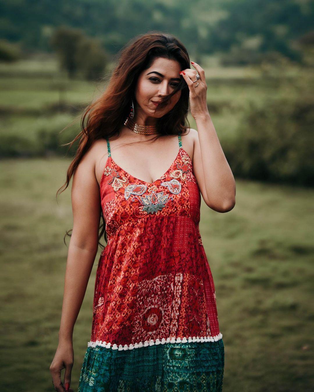 Bollywood actress hot photos | Ridhima Tiwari very beautiful and cute stills