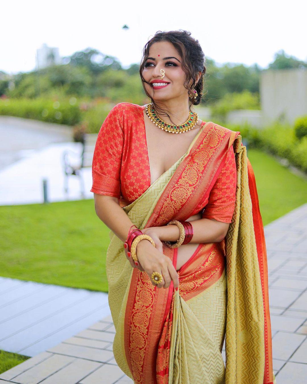 Bollywood actress in saree hot photos | Ridhima Tiwari latest hot photos gallery