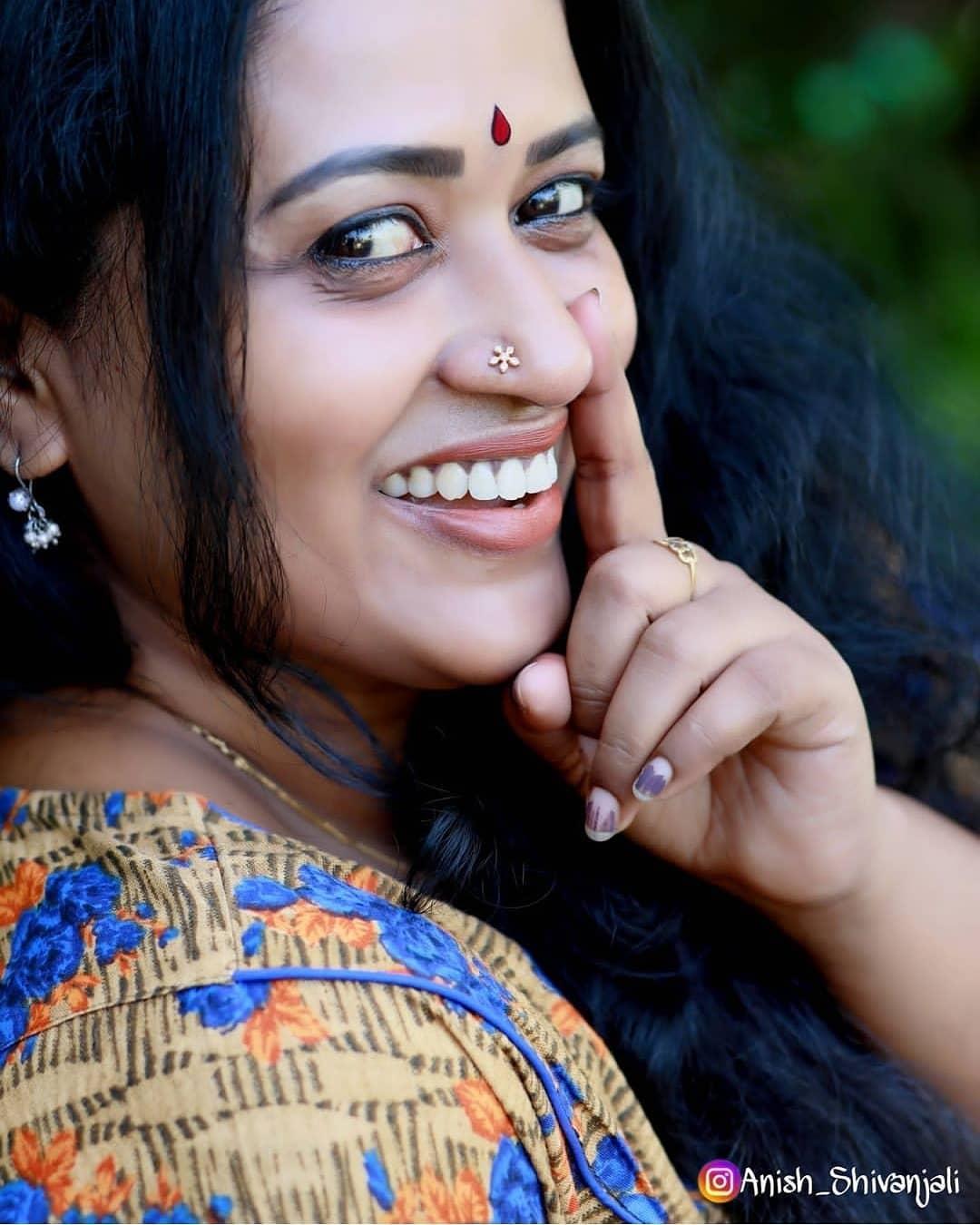 Malayalam actress hot photos | Manju Pathrose latest hot and spicy photos gallery