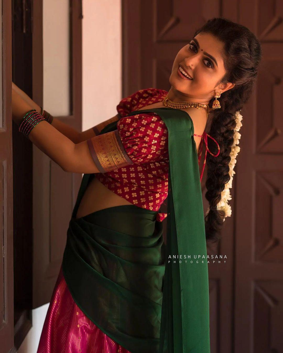 Malayalam actress Rasna pavithran half saree hot photos | exclusive hot photos gallery