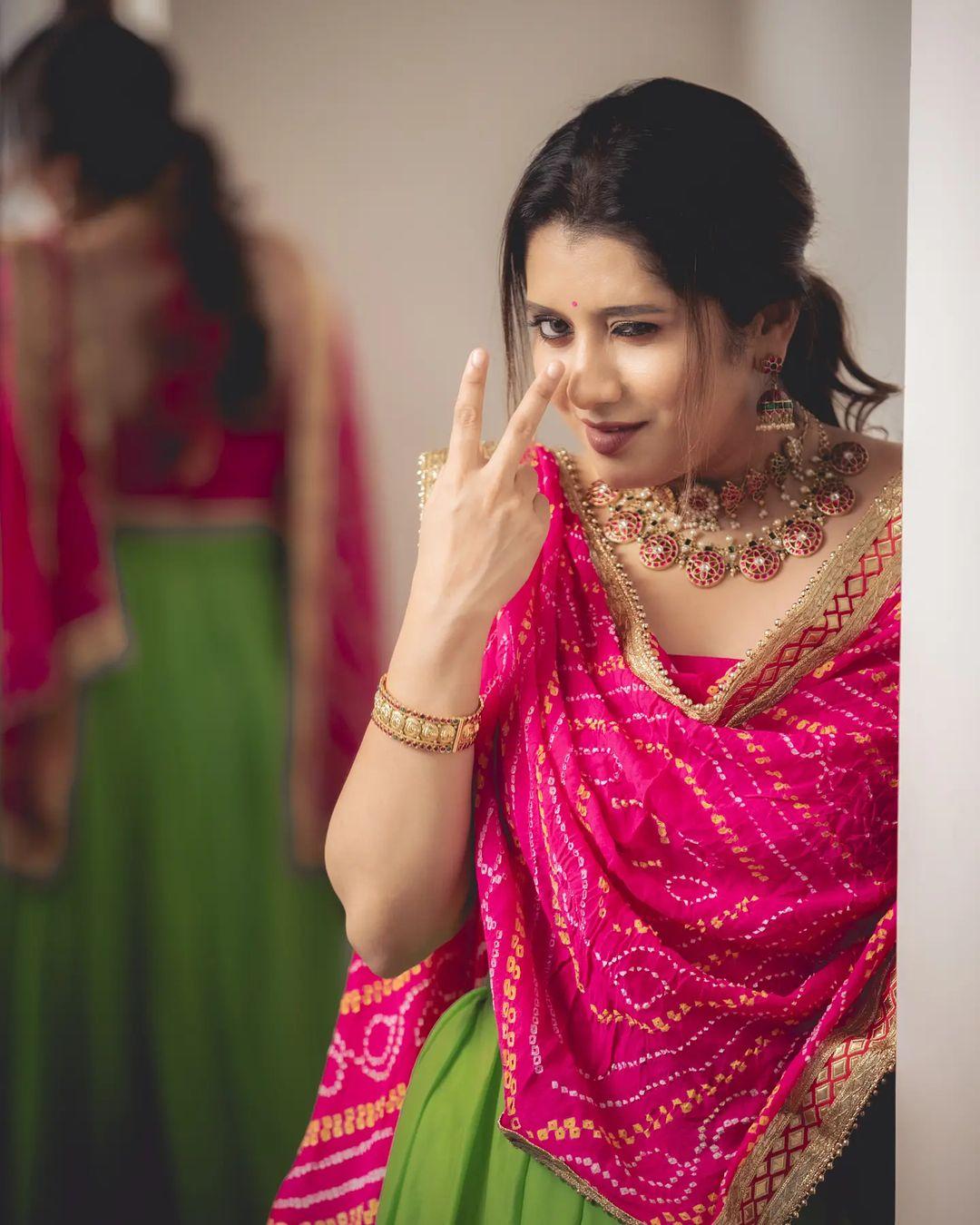 Priyanka Deshpande cute expression photos | Priyanka Deshpande very beautiful and sexy stills