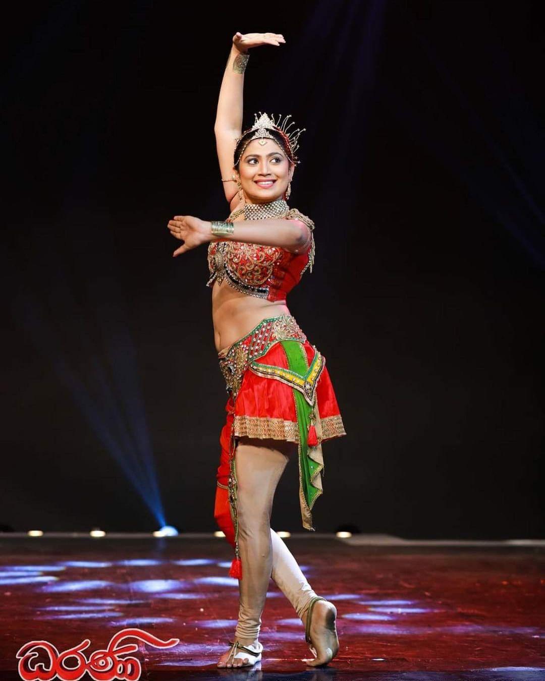 South Indian actress hot photos | Dilushi Hansika latest hot photos gallery