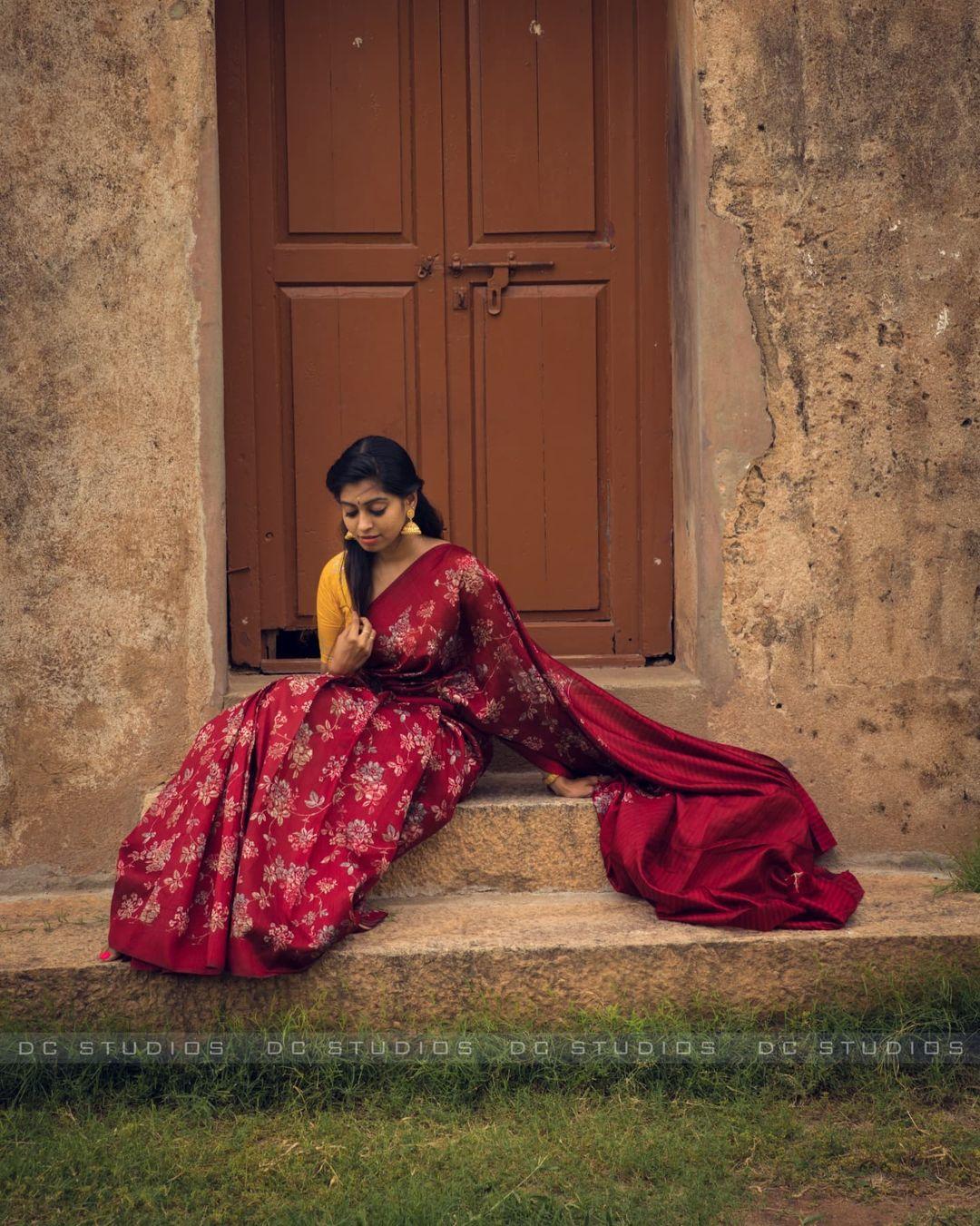 Engal veetu mappillai kuhasini hot photo gallery | Kuhasini exclusive hot photos in saree