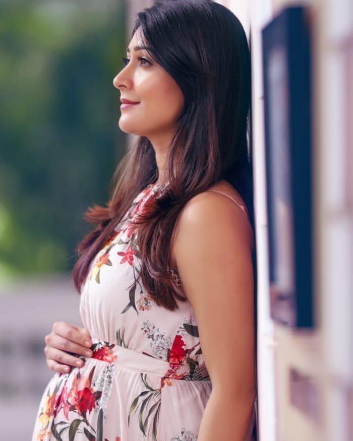 Kannada actress Radhika Pandit hot photos | Radhika Pandit exclusive hot photos gallery