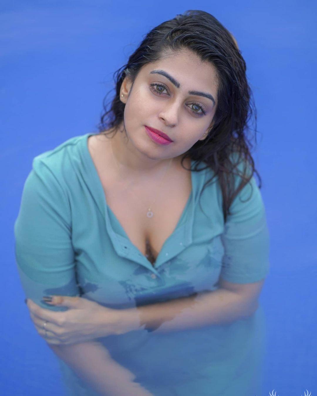 South Indian actress Kuhasini exposing hot photos | Kuhasini exclusive hot and sexy photoshoot
