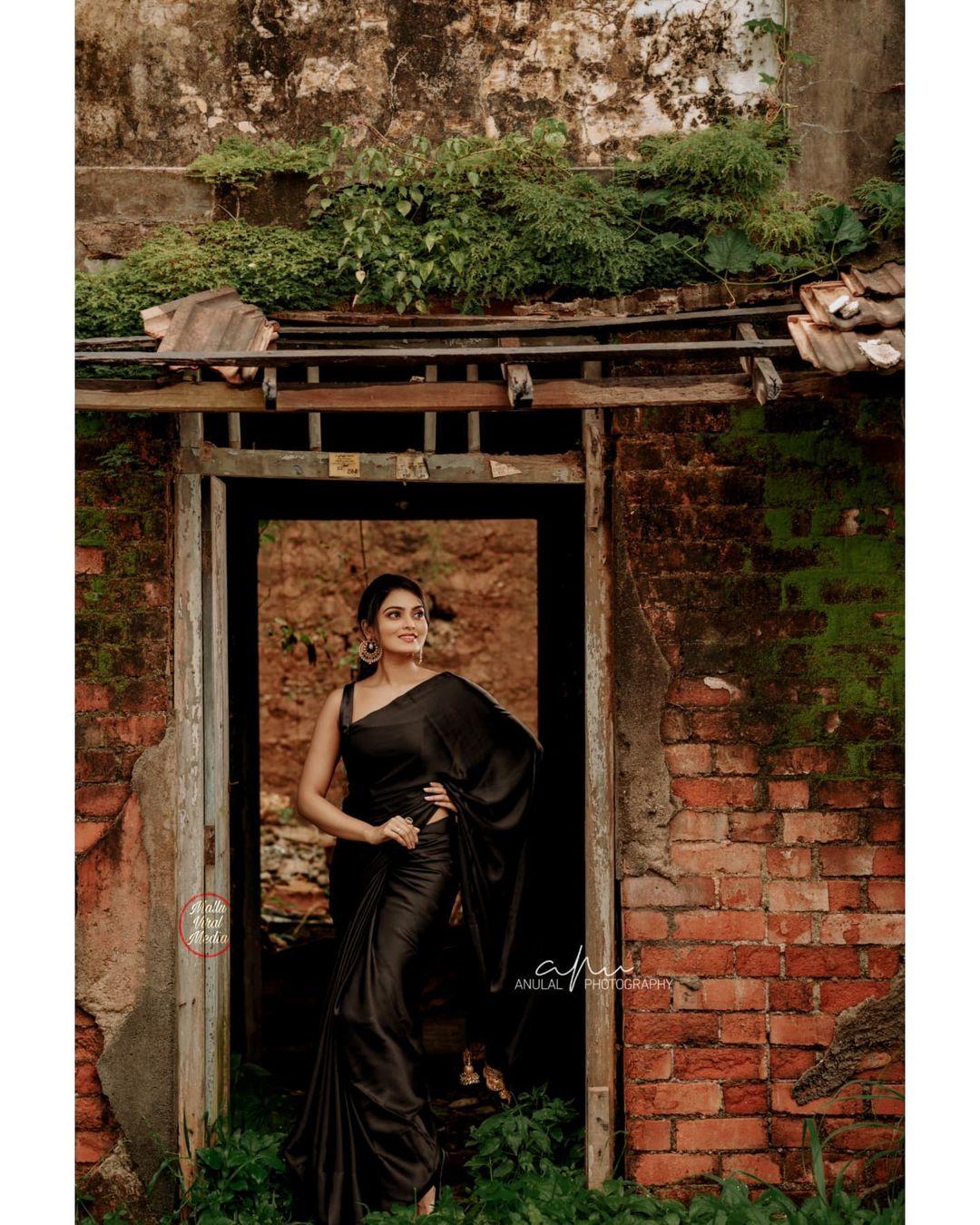 Vishnupriya in black transparent saree hot photos | beautiful and cute photos gallery
