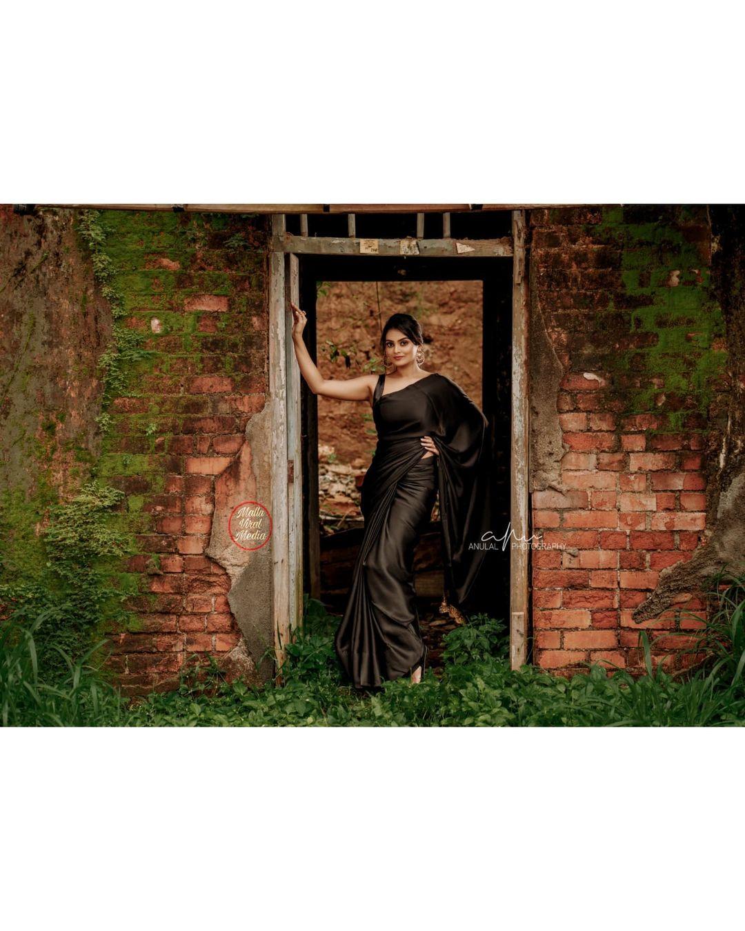 Vishnupriya in black transparent saree hot photos | looking very attractive and hot stills
