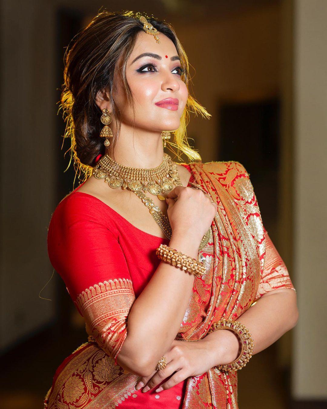 Actress Koushani in wedding saree hot photos | Koushani looking very beautiful and cute stills
