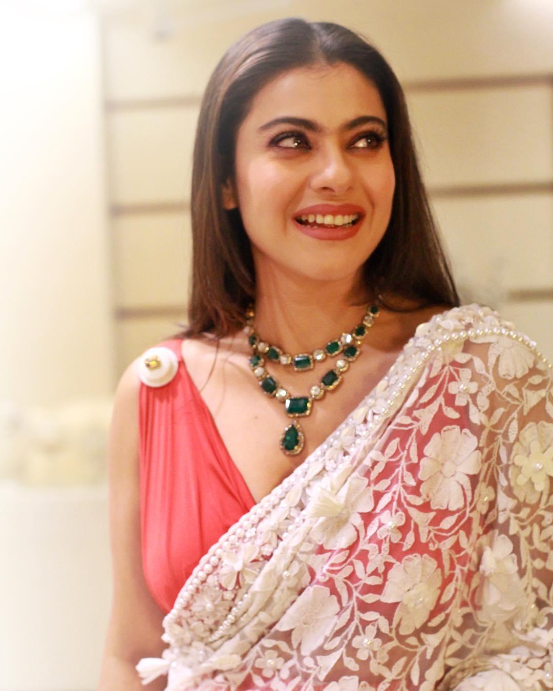 Bollywood actress kajol devgan in saree hot photos | kajol devgan very glamorous and sexy stills