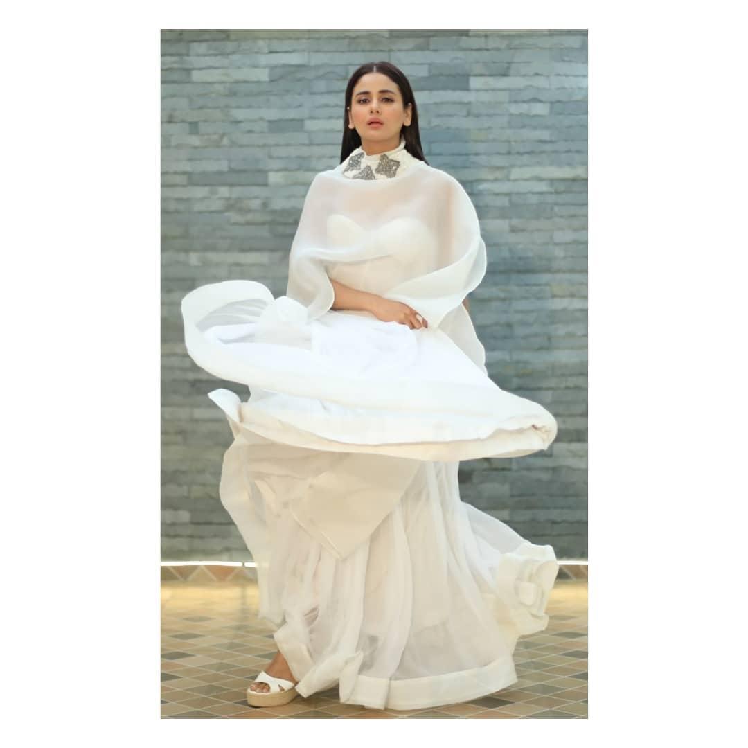 Kannada actress Parul Yadav in transparent dress hot photos | Parul Yadav exposing hot and spicy photos