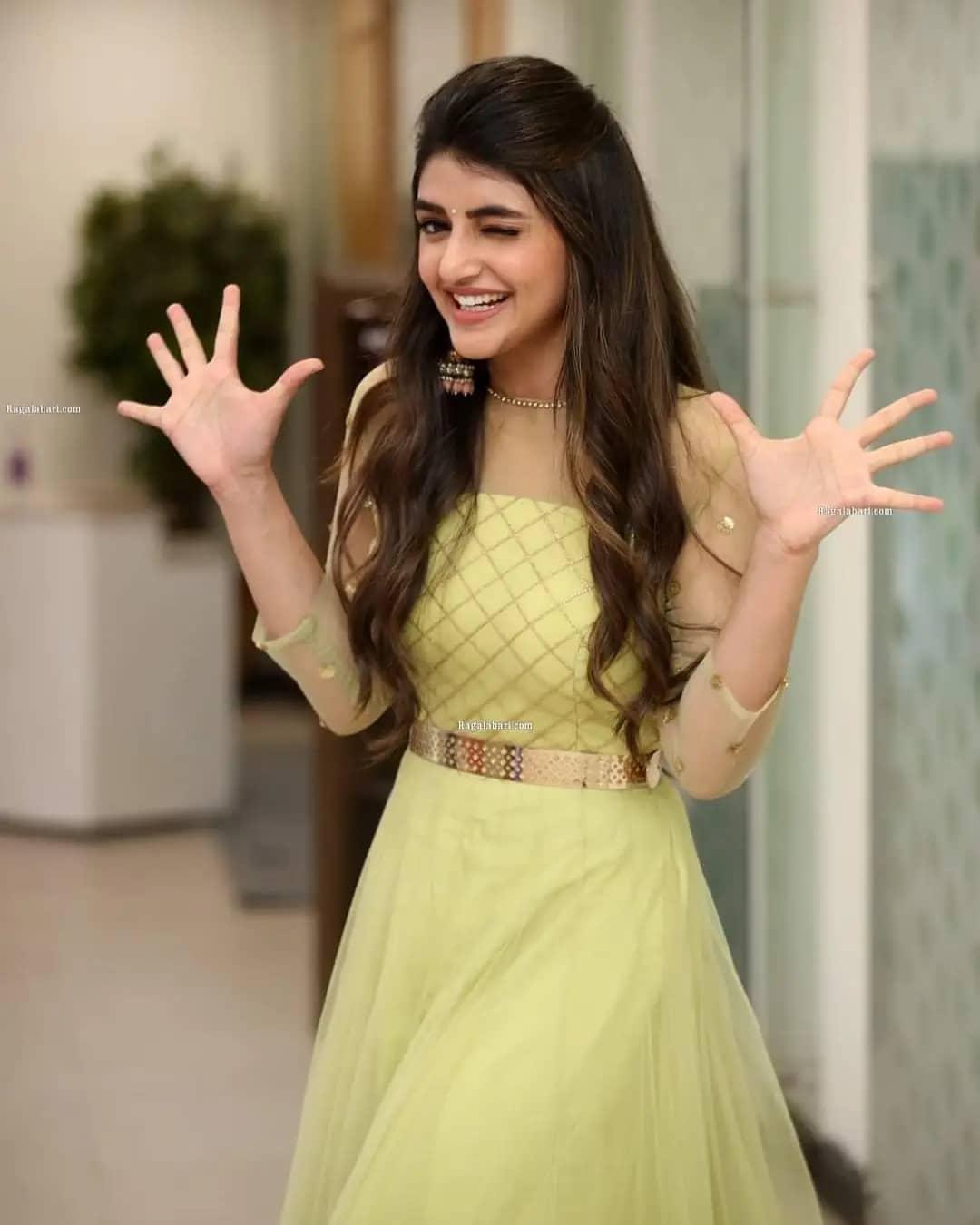 Kannada actress Sreeleela latest hot photos gallery | Sreeleela very beautiful and cute photos