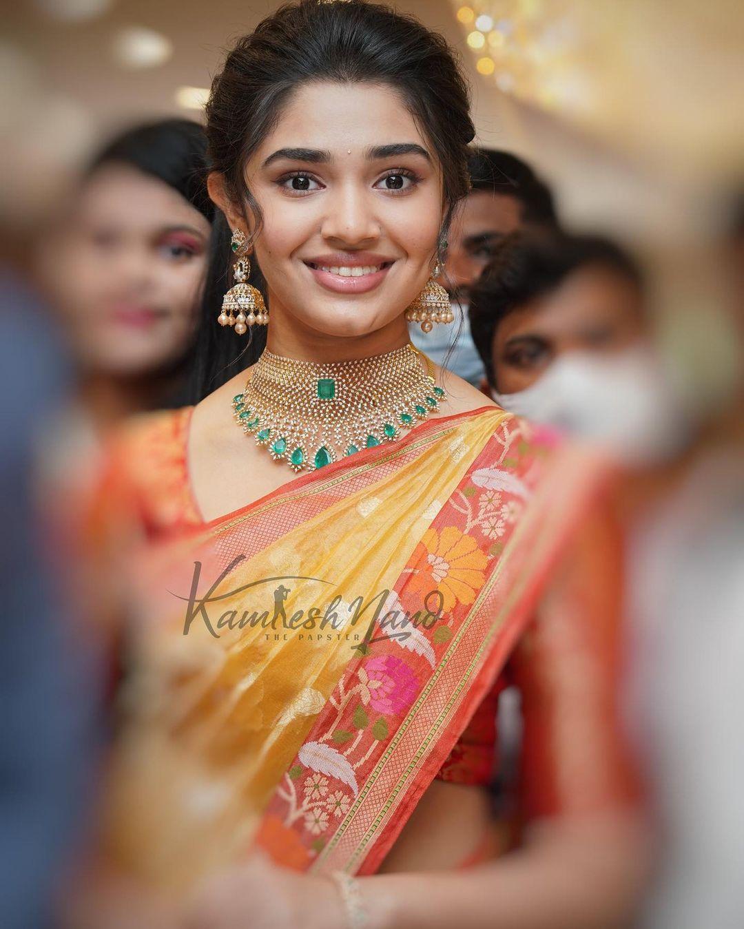 Krithi Shetty in saree hot and spicy photos | Krithi Shetty very beautiful and cute stills