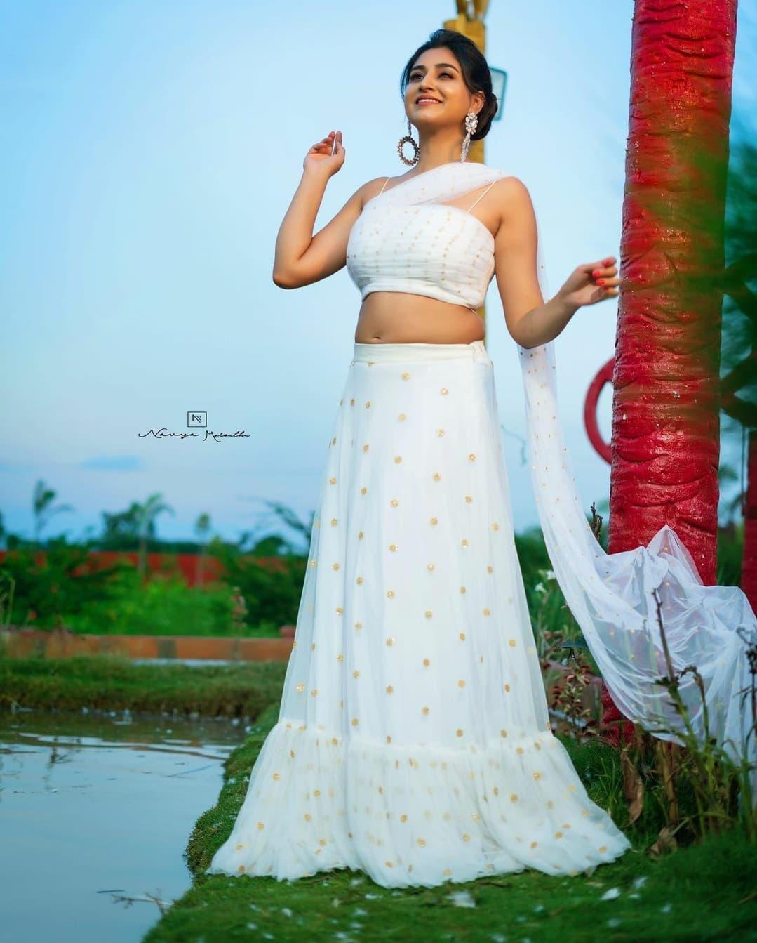 Telugu actress Varshini Sounderajan exposing hot photos | Varshini looking very attractive hot photos gallery