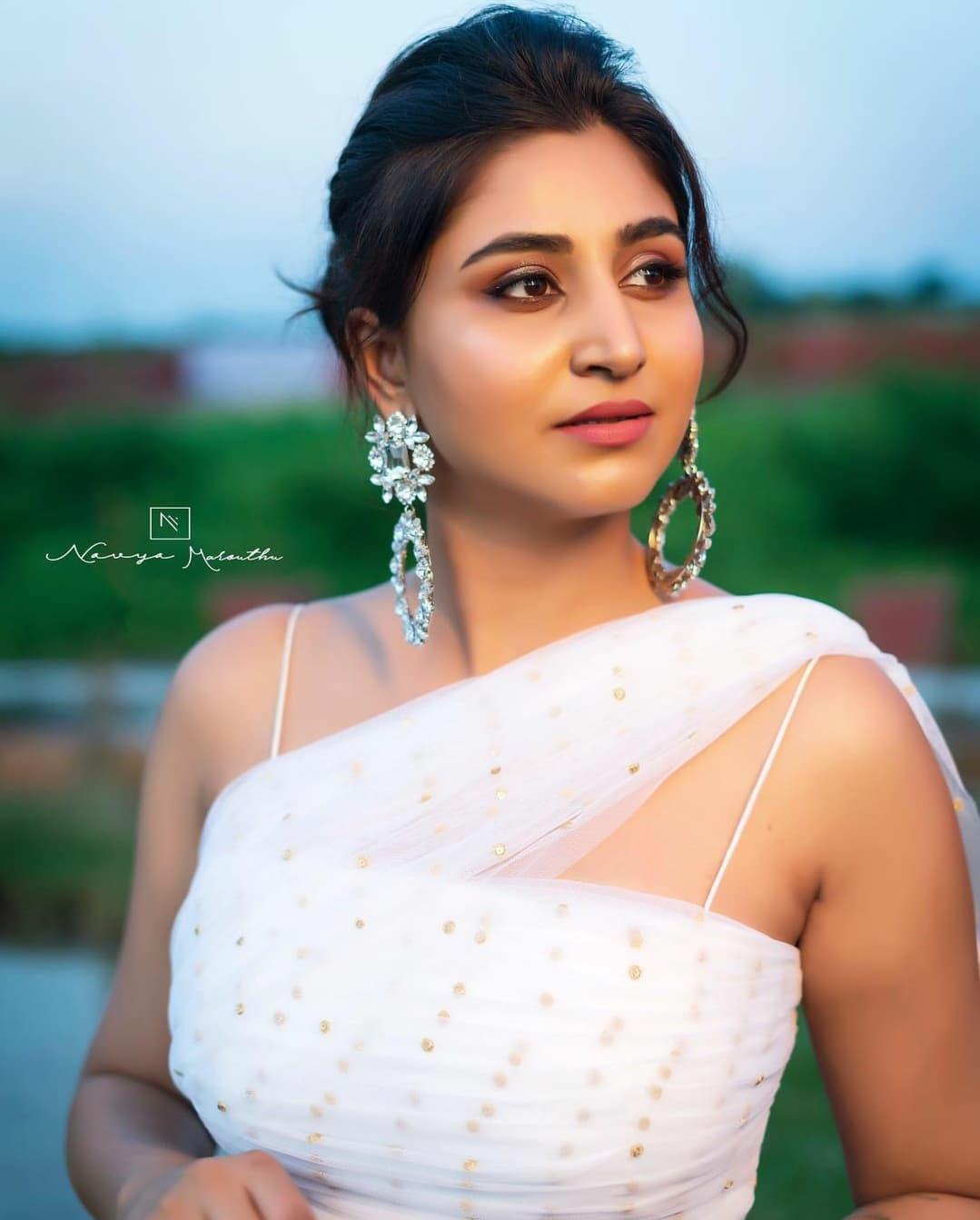 Telugu actress Varshini Sounderajan exposing hot photos | Varshini very beautiful and cute stills