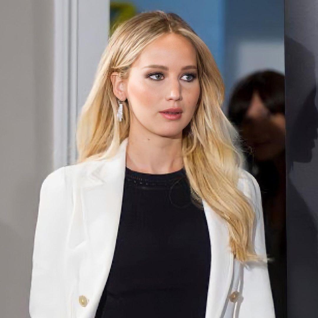 Hollywood actress and model Jennifer Lawrence latest photos |Jennifer Lawrence latest glamorous and sexy photoshoot