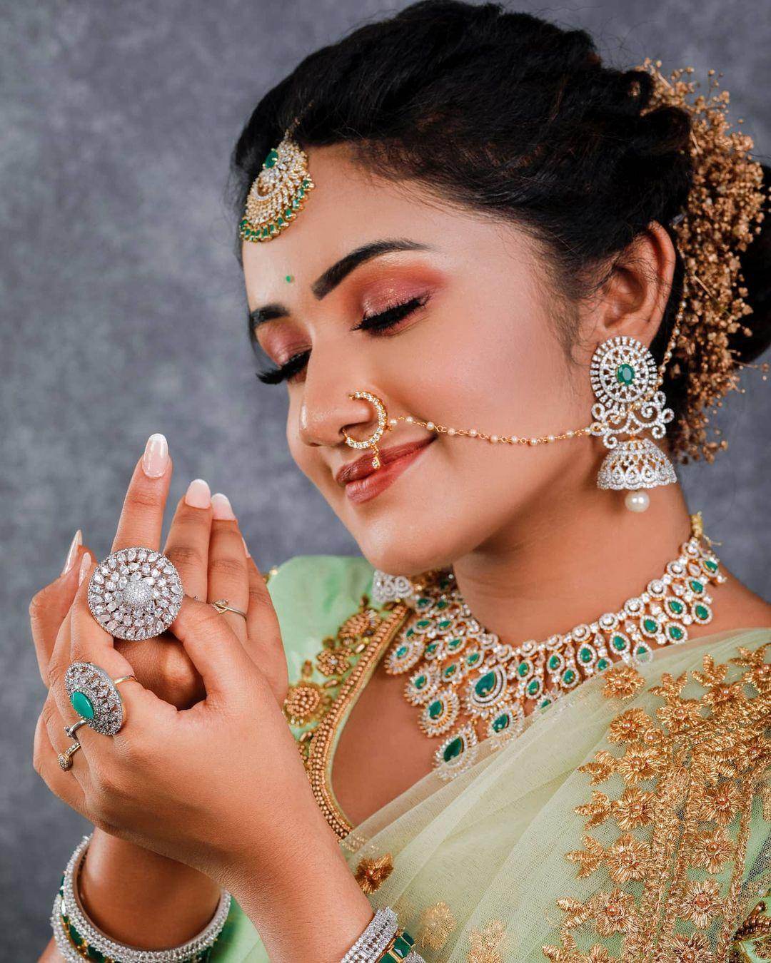Television actress Raveena Daha Stunning Hot photos | Raveena Daha very beautiful and cute stills