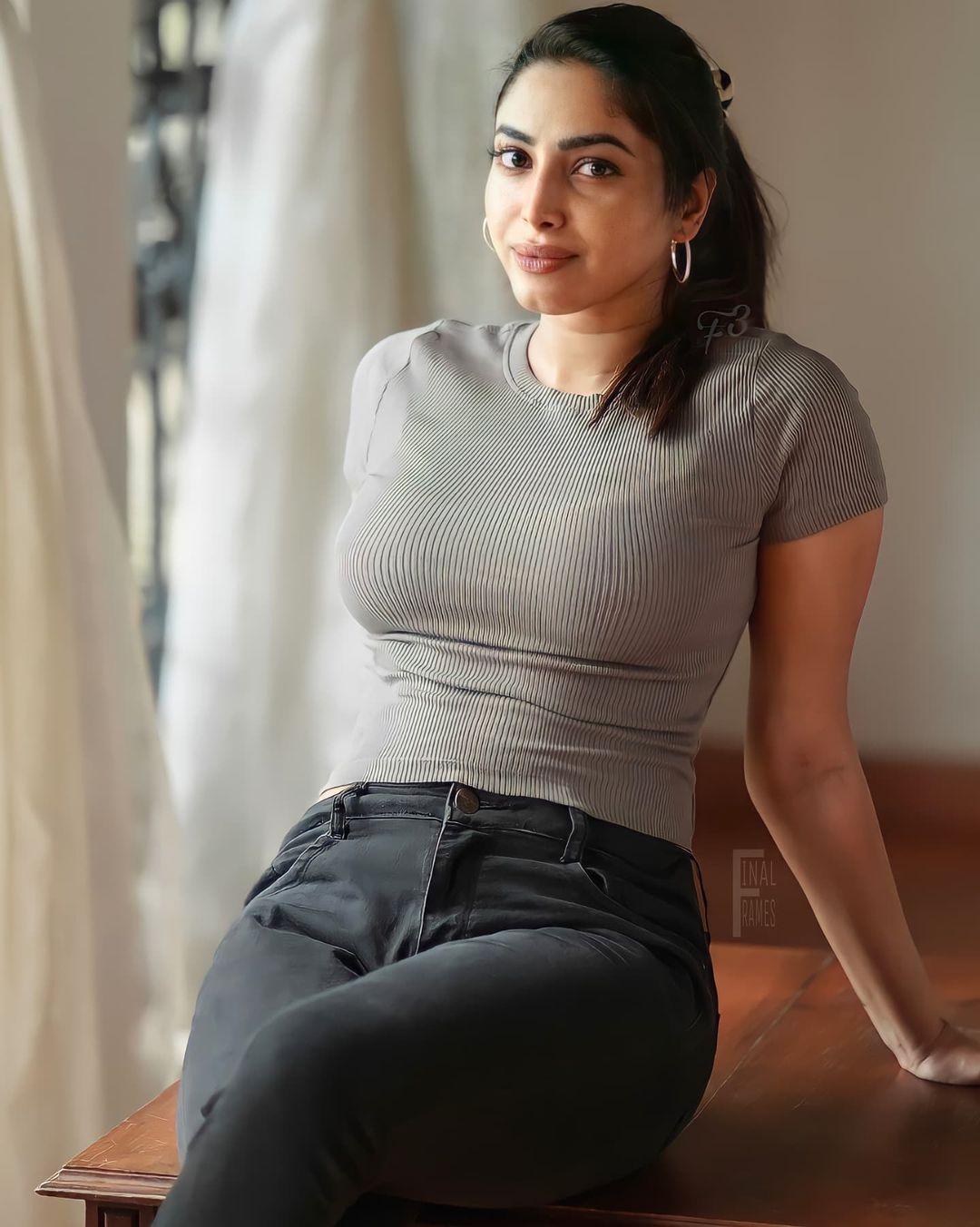 Actress and model Ameya Mathew glamorous photos |exposing very hot photos