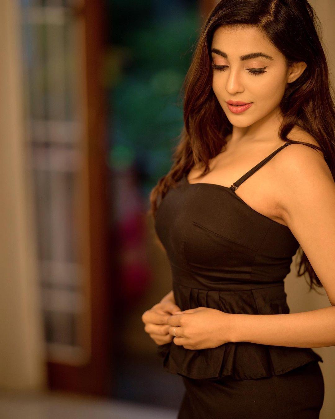 Parvati Nair in black dress sexy photoshoot | Parvati Nair beautiful and cute stills