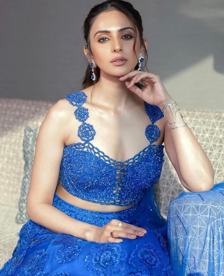 Rakul Preet Singh exposing cleavage photos |Rakul Preet Singh exposing hot photos gallery