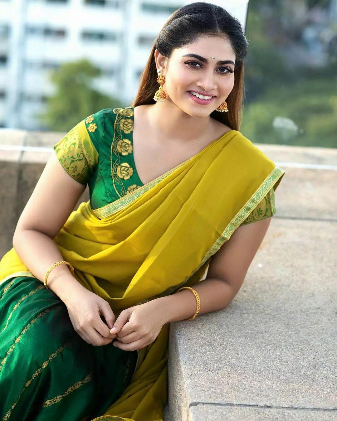 South Indian actress Shivani Narayanan in half saree hot photos | beautiful and glamorous pictures