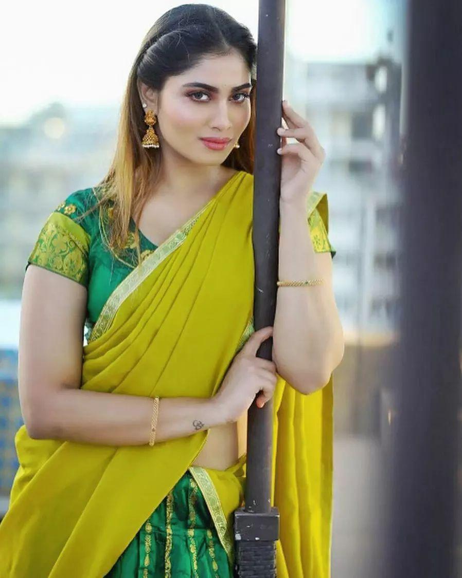 South Indian actress Shivani Narayanan in half saree hot photos | latest Sexy Photos