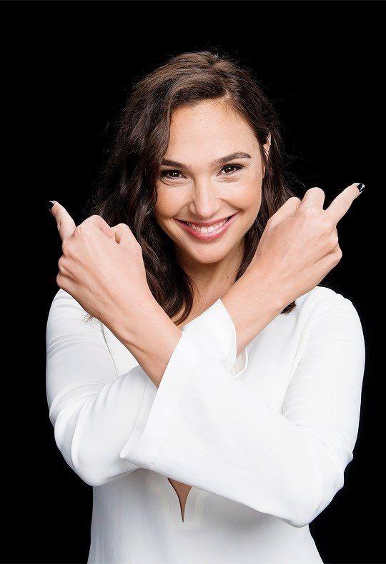 Hollywood actress Gal Gadot sexy photoshoot | Gal Gadot latest hot and sexy stills