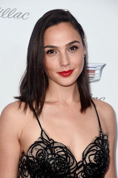 Hollywood actress Gal Gadot sexy photoshoot | Gal Gadot latest hot and spicy photos