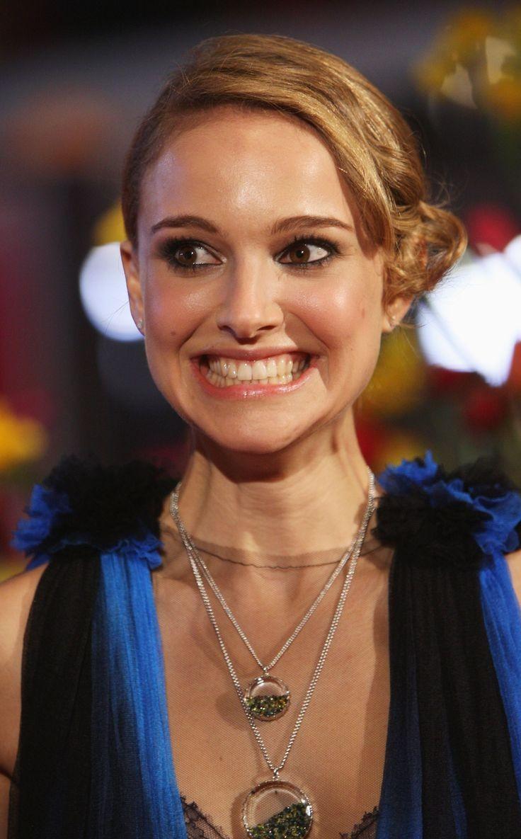 Hollywood actress Natalie portman sexy latest photos | Natalie portman exposing very hot photos gallery