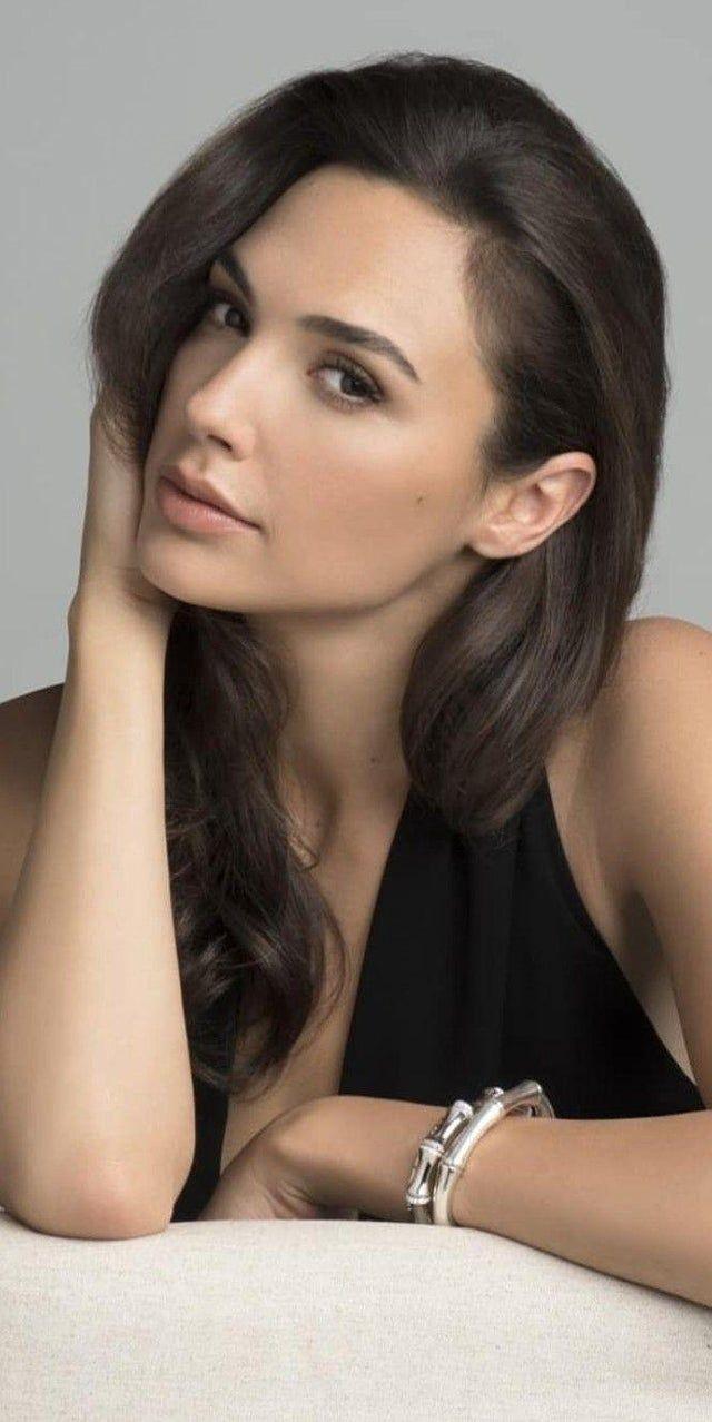 Hollywood sexy actress Gal Gadot photos | Gal Gadot latest hot and sexy stills