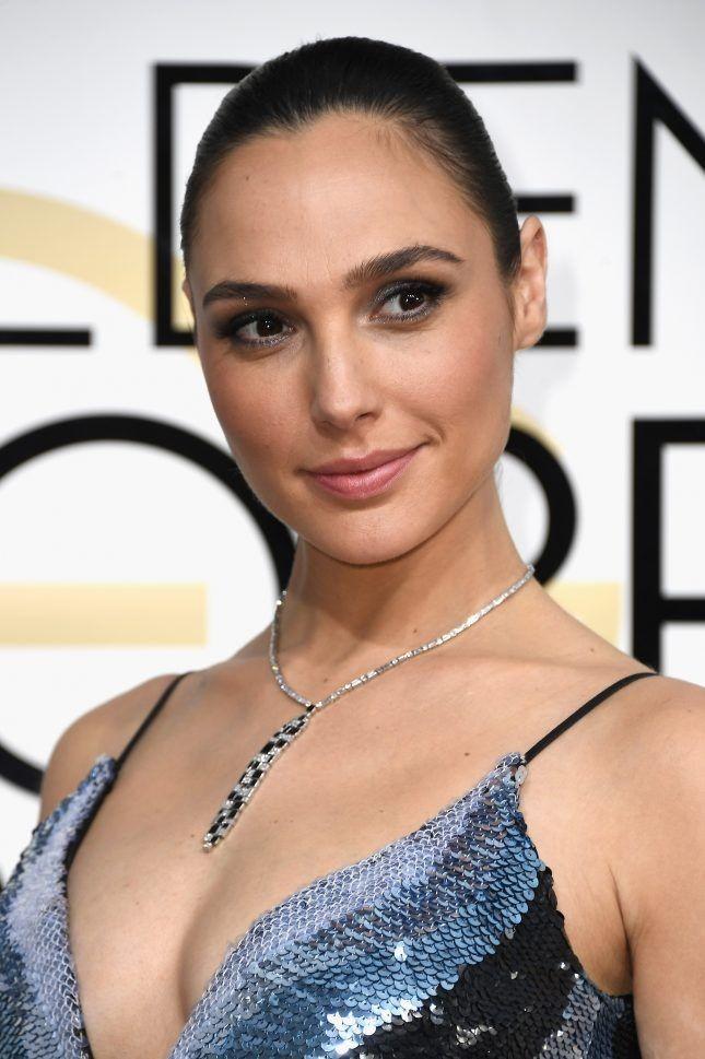 Hollywood sexy actress Gal Gadot photos | Gal Gadot very beautiful and glamorous pictures
