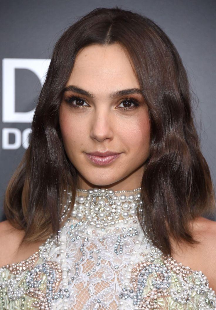 Hollywood sexy actress Gal Gadot photos | Gal Gadot very beautiful and sexy photos