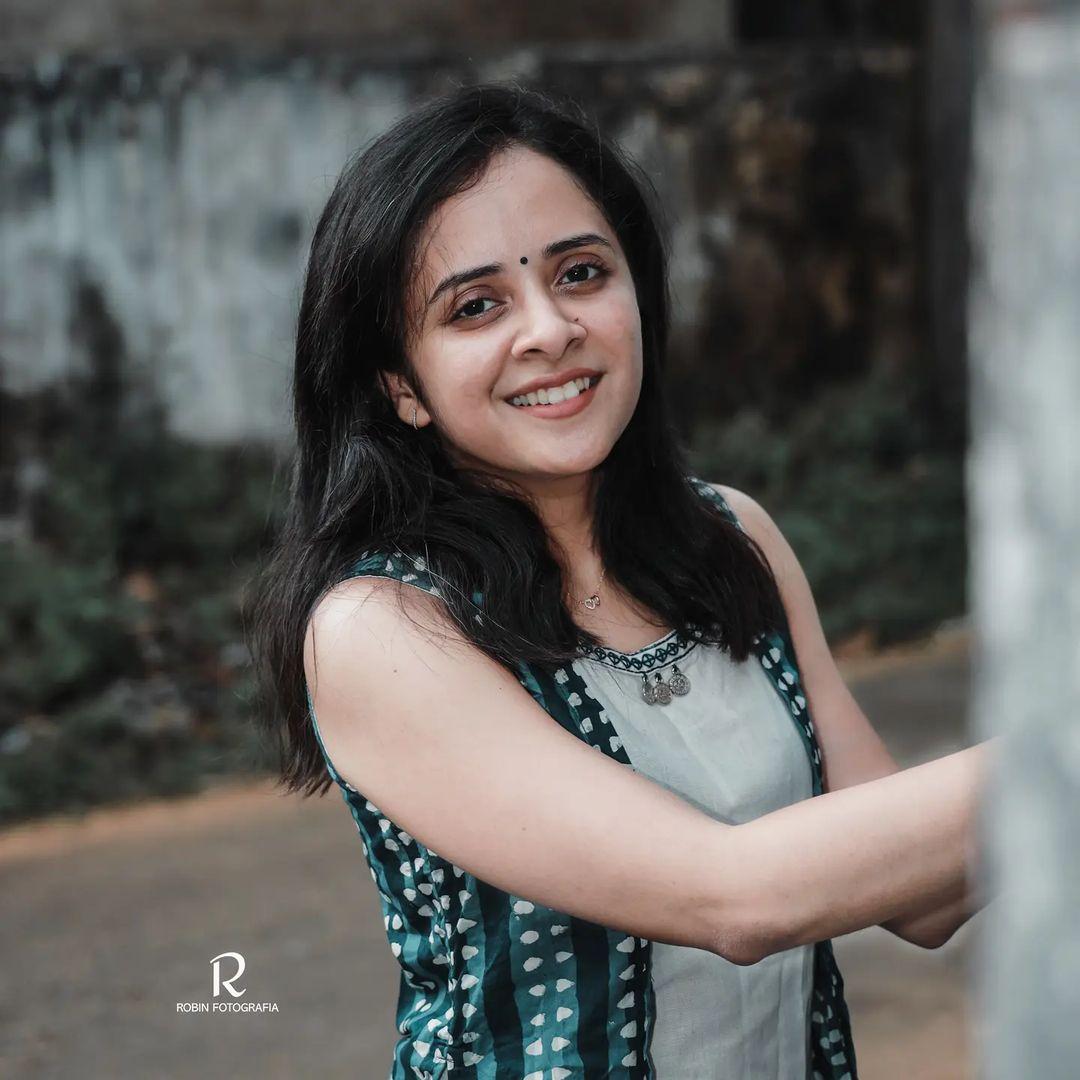 Anju Joseph glamorous and cute photos | Anju Joseph very beautiful and glamorous pictures