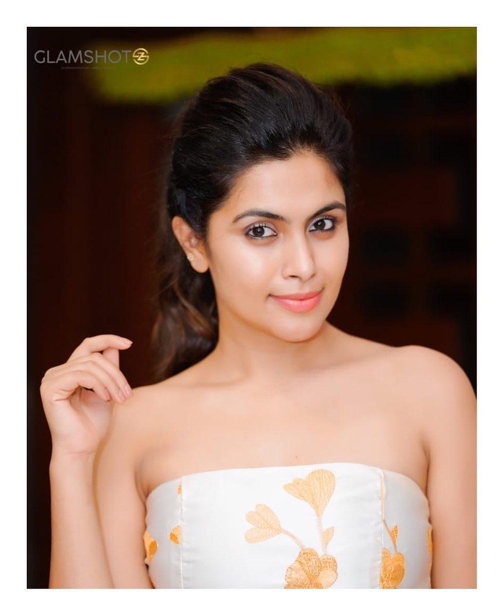 Kannada actress Sonu Gowda exposing hot photos |Sonu Gowda looking very glamorous photos