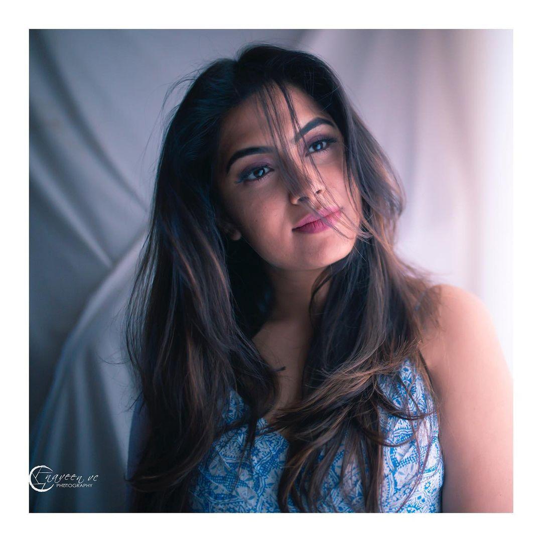 Kannada actress Sonu Gowda exposing hot photos |Sonu Gowda very beautiful and sexy photoshoot