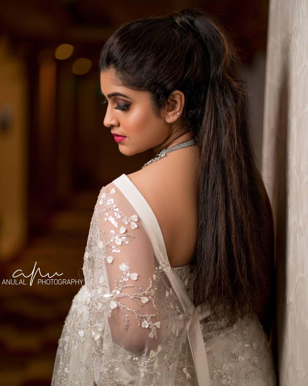 Malayalam young Glamorous actress Rasna pavithran exposing photos | Rasna pavithran beautiful and glamorous pictures