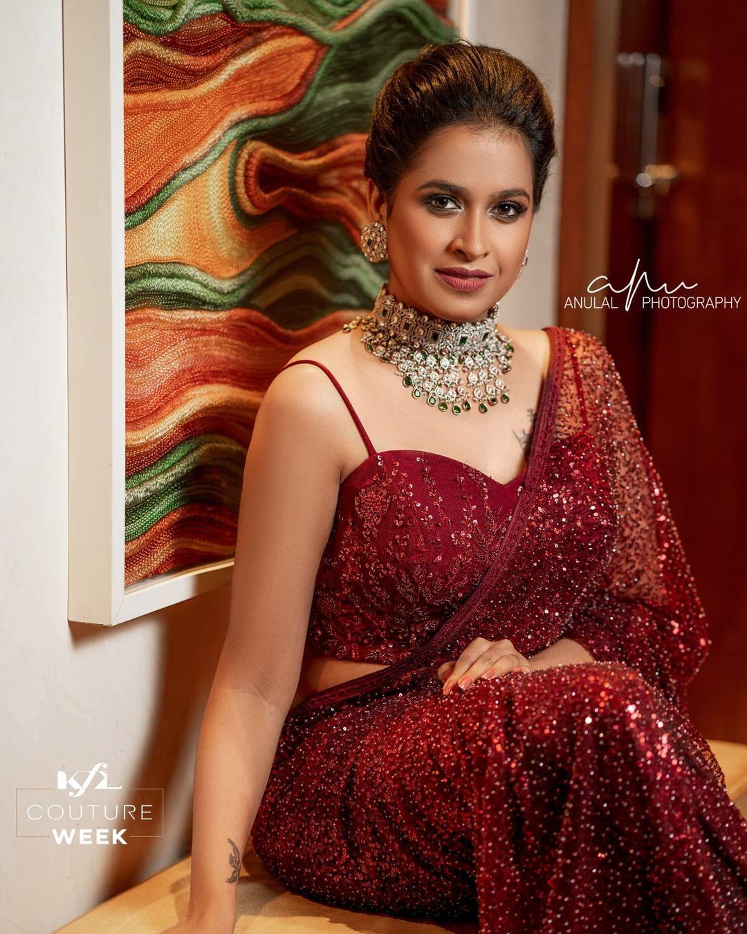 Sadhika Venugopal in red transparent saree hot photos | Sadhika Venugopal latest hot and spicy photos