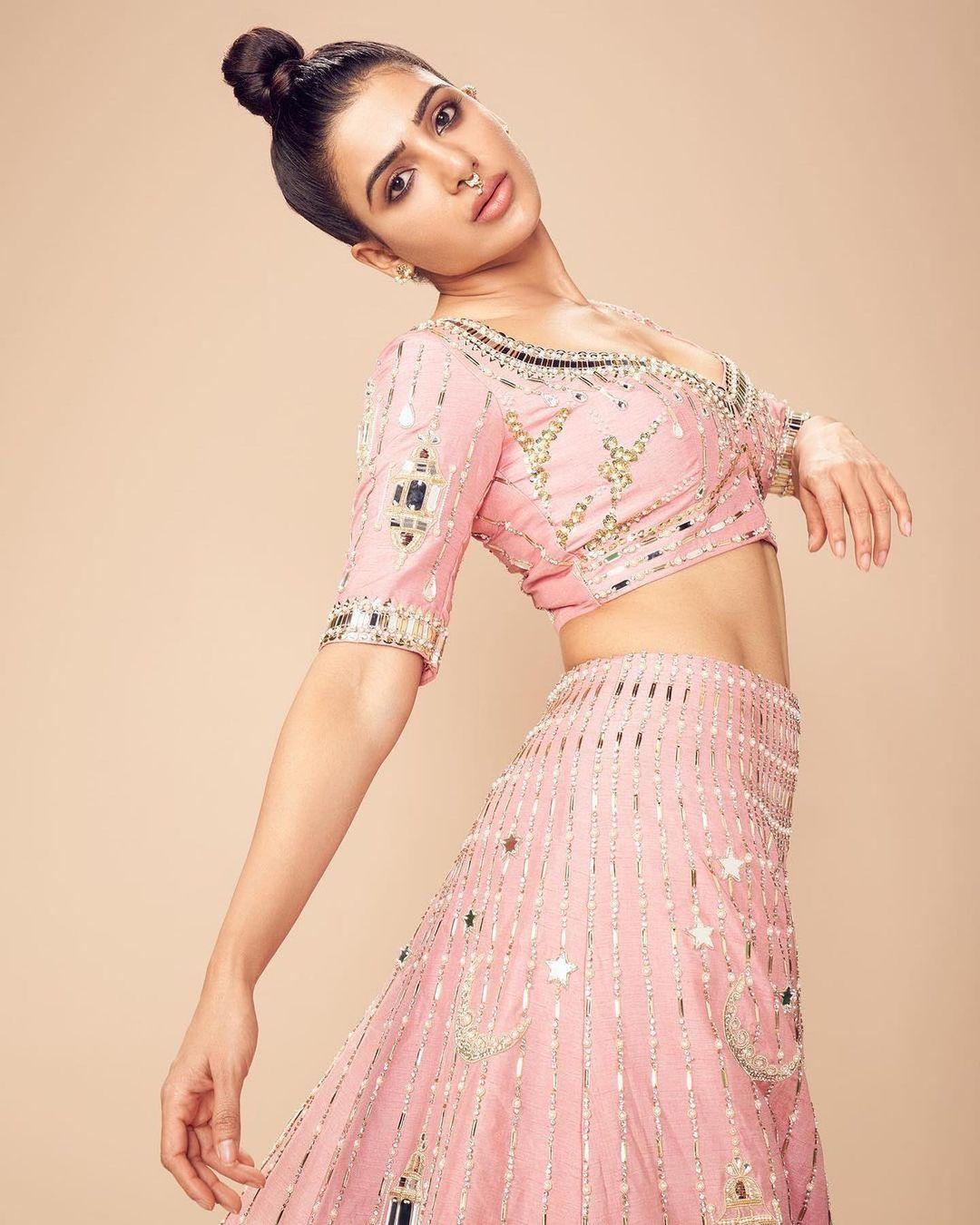 South Indian actress Samantha glamorous pictures | Samantha very beautiful and sexy photoshoot