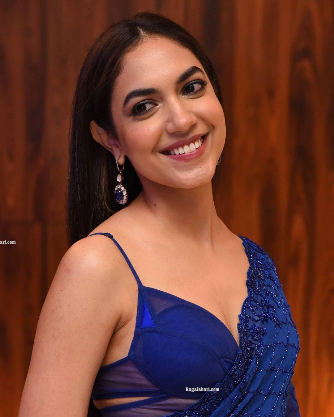 Ritu Varma in Blue transparent Saree hot photos | Ritu Varma latest hot and spicy photos