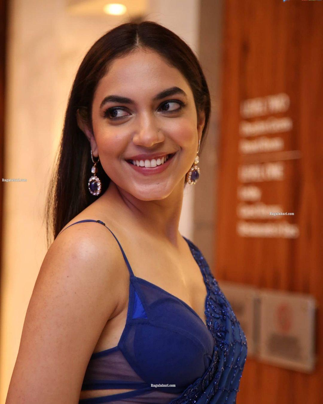 Ritu Varma in Blue transparent Saree hot photos | Ritu Varma looking very glamorous photos