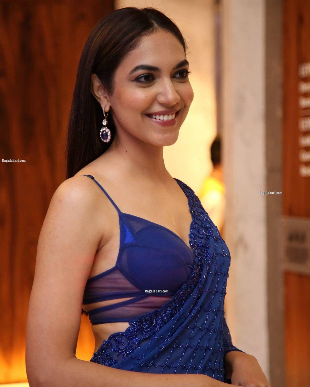 Ritu Varma in Blue transparent Saree hot photos | Ritu Varma very exposing hot and spicy photos