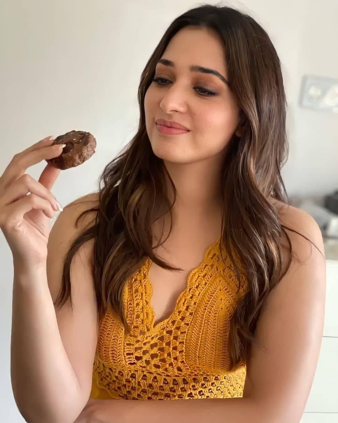 Tamannaah Bhatia very cute expression photos gallery | Tamannaah Bhatia very beautiful and cute stills