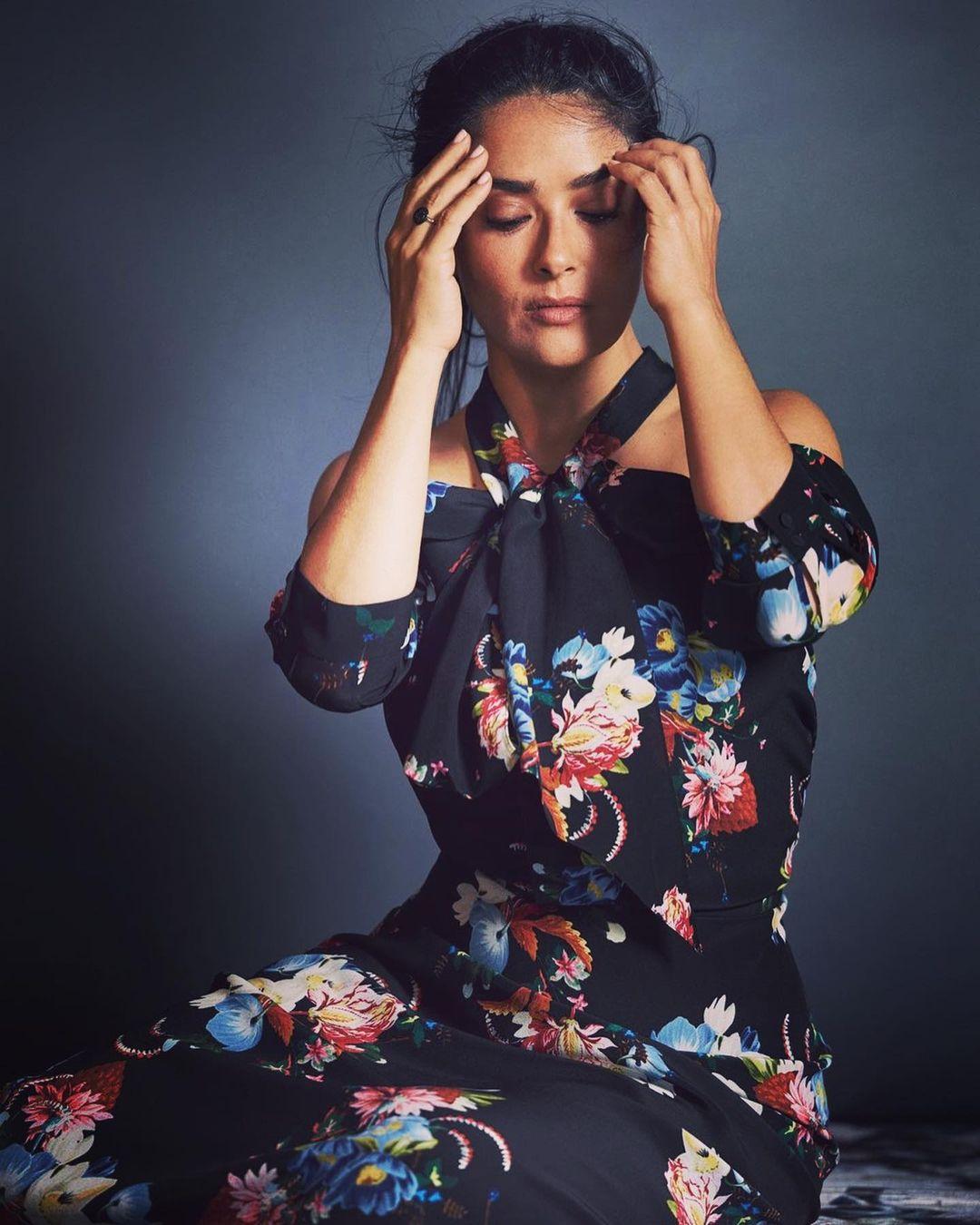 Mexican-American actress Salma Hayek very glamorous photos |Salma Hayek latest hot and sexy photoshoot