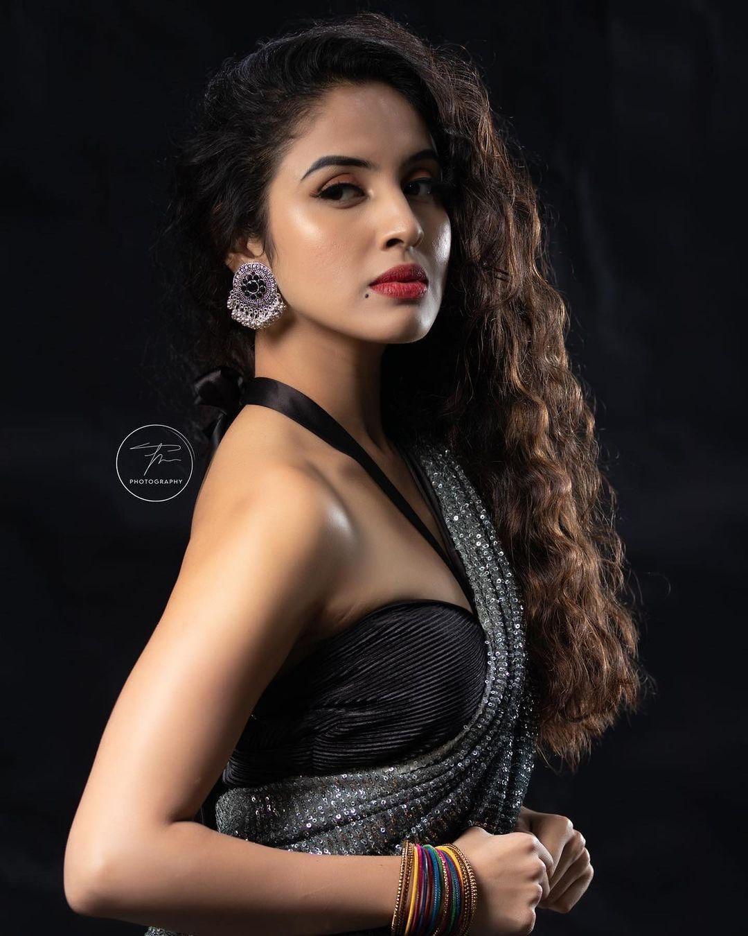 Priyanka kholgade in saree hot and sexy photoshoot |Priyanka kholgade latest hot and spicy photos gallery