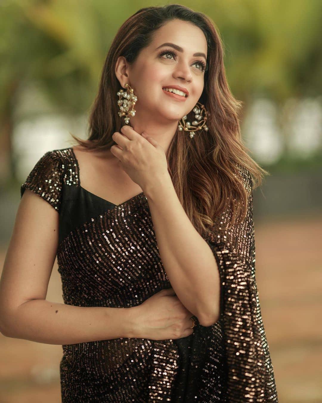 Malayalam actress Bhavana in saree hot photos gallery | Bhavana very glamorous and cute stills
